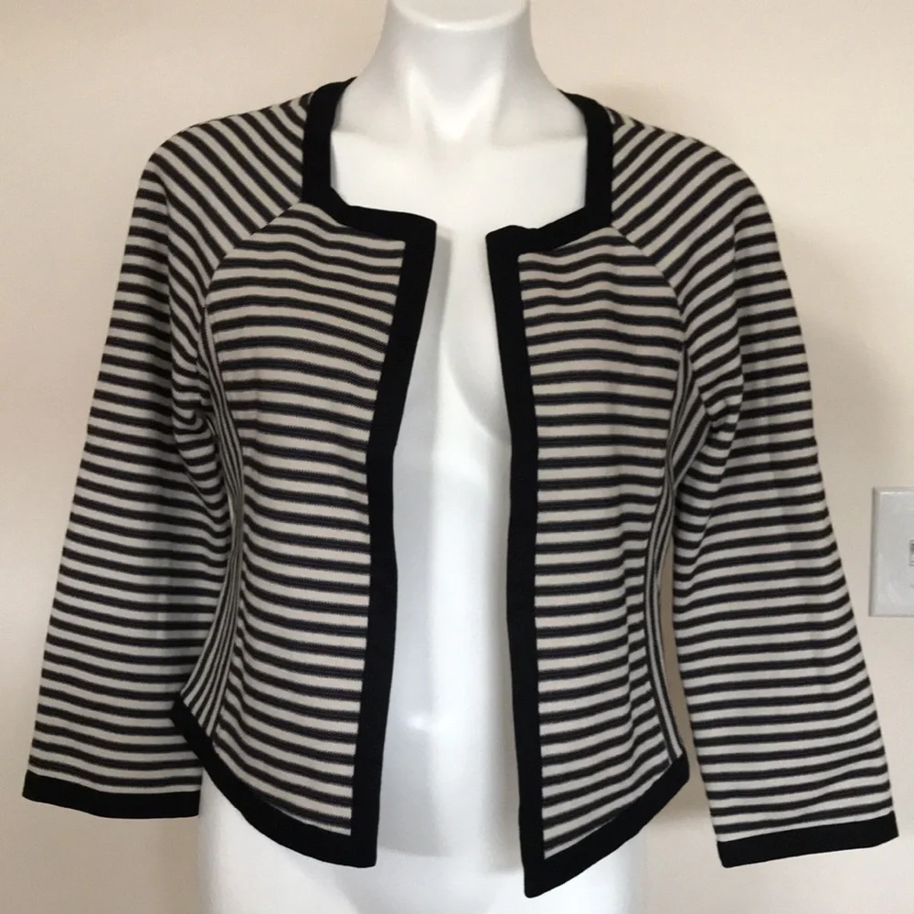 🐬 Banana Republic Striped Knit Blazer - Picture 13 of 13